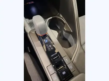 Photo 17 Toyota C-HR 2.0 PHEV 225 Design NG HYBRIDE RECHARGE