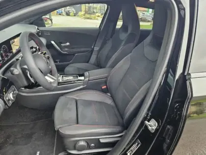 Photo 22 Mercedes Classe A 180 d AMG Line