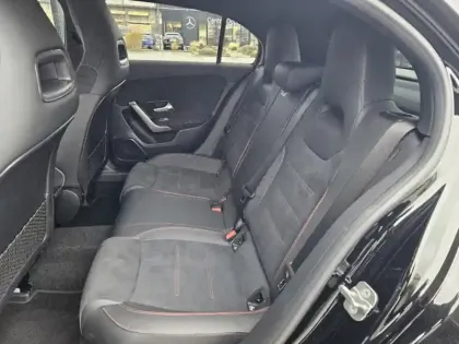 Photo 20 Mercedes Classe A 180 d AMG Line