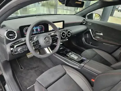 Photo 10 Mercedes Classe A 180 d AMG Line