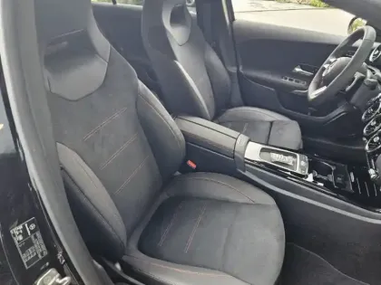 Photo 26 Mercedes Classe A 180 d AMG Line