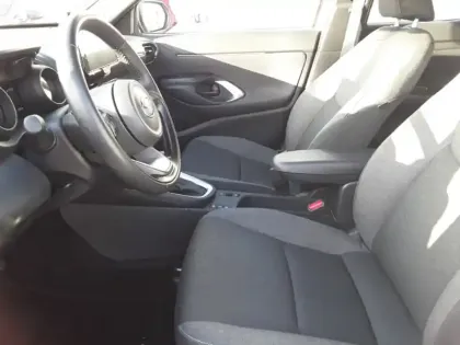 Photo 11 Toyota Yaris Hybride 1.5 HYBRID 116H DESIGN