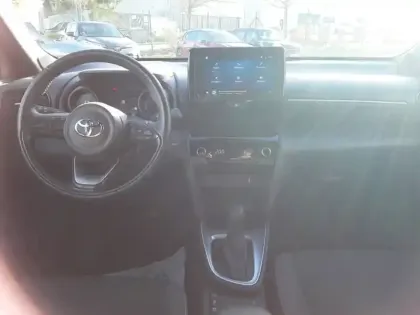 Photo 12 Toyota Yaris Hybride 1.5 HYBRID 116H DESIGN