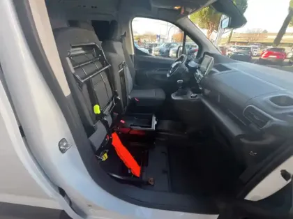 Photo 21 Peugeot Partner Fourgonnette M 950kg BlueHDi 130ch S&amp;S