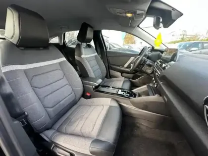 Photo 10 Citroën C4  PureTech 130ch S&S Shine EAT8