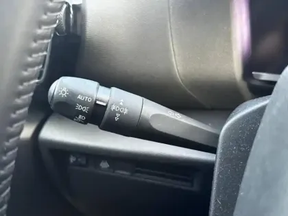 Photo 13 Citroën C4  PureTech 130ch S&S Shine EAT8