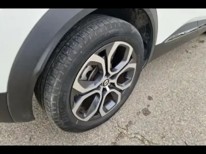 Photo 12 Renault Clio  1.6 E-Tech hybride 140ch Intens -21N