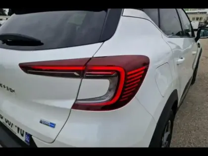 Photo 13 Renault Clio  1.6 E-Tech hybride 140ch Intens -21N