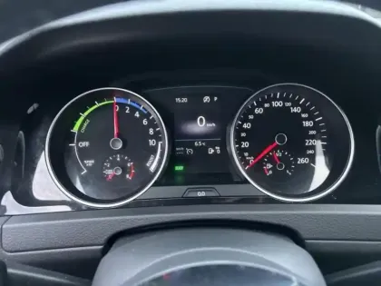 Photo 9 Volkswagen Golf  1.4 TSI 204ch Hybride Rechargeable GTE DSG6 Euro6d-T 5p 8cv