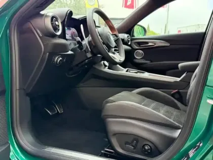 Photo 9 Alfa Romeo Tonale  1.5 Ibrida 160ch Intensa TCT