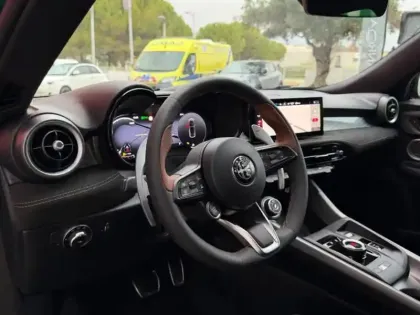 Photo 11 Alfa Romeo Tonale  1.5 Ibrida 160ch Intensa TCT