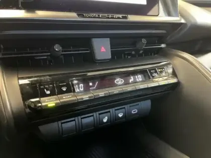 Photo 14 Toyota C-HR  2.0 Hybride 200ch Design NG23