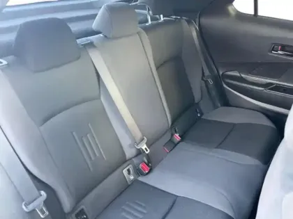 Photo 8 Toyota C-HR  1.8 Hybride 140ch Design NG23