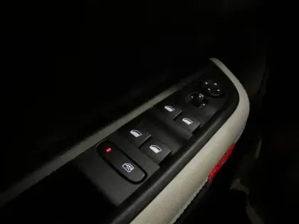 Photo 10 Citroën C3  1.2 Turbo 100ch MAX