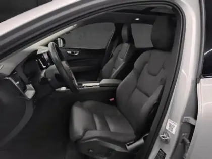 Photo 10 Volvo Xc60  T6 Hybride Rechargeable 253 + 145ch Ultra Style Dark Geartronic 8 AWD