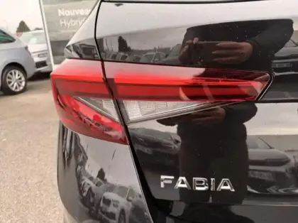 Photo 6 Skoda Fabia  1.0 TSI Evo2 116ch Clever Edition DSG7