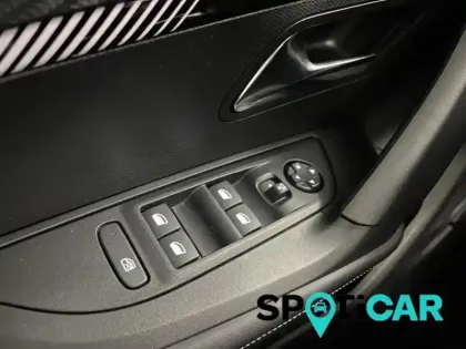 Photo 13 Peugeot 2008  1.2 Hybrid 136ch Allure e-DCS6