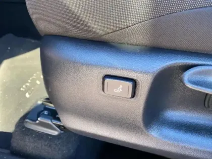 Photo 14 Toyota C-HR  184h Dynamic Business 2WD E-CVT + Programme Beyond Zero Academy MY22