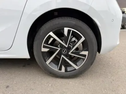 Photo 8 Opel Corsa  1.2 Turbo Hybrid 110ch GS e-DCT6