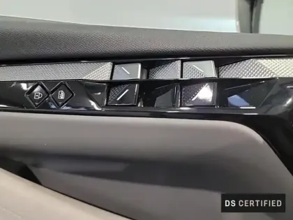 Photo 10 DS DS 4  E-TENSE 225ch Esprit Voyage