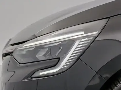 Photo 10 Renault Clio  1.6 E-Tech hybride 140ch Lutecia -21N