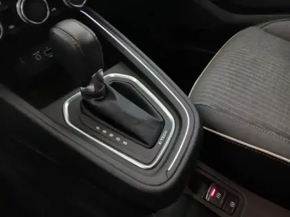 Photo 13 Renault Clio  1.6 E-Tech hybride 140ch Lutecia -21N