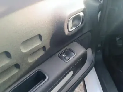 Photo 11 Citroën C3  1.5 BlueHDi 100ch S&S FEEL