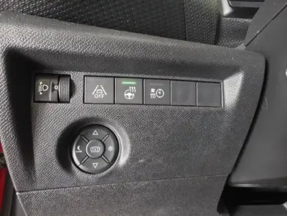 Photo 12 Citroën C4  Moteur électrique 136ch (100 kW) Shine Automatique