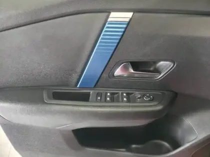 Photo 9 Citroën C4  Moteur électrique 136ch (100 kW) Shine Automatique