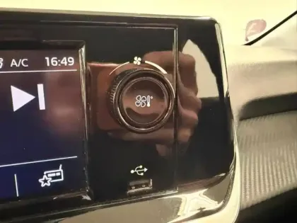 Photo 5 Peugeot 208  Affaire 1.2 PureTech 75ch S&S Premium