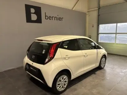 Photo 1 Toyota Aygo  1.0 VVT-i 72ch x-play 5P MY19