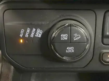 Photo 13 Jeep Renegade  1.3 Turbo T4 240ch PHEV 4xe Upland BVA6 eAWD