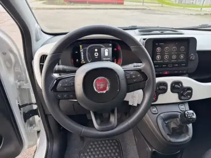 Photo 11 Fiat Panda  Classic 1.0 70ch BSG S&S Pandina