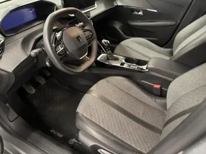 Photo 12 Peugeot 208  1.2 PureTech 100ch S&S Allure