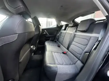 Photo 12 Citroën C4  PureTech 130ch S&S Shine EAT8