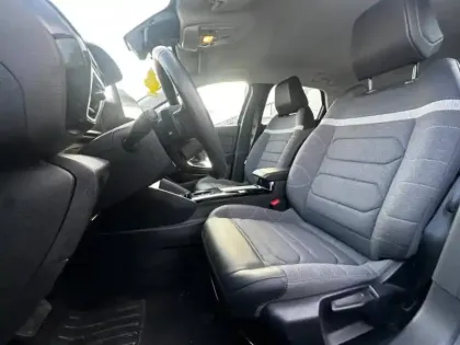 Photo 13 Citroën C4  PureTech 130ch S&S Shine EAT8