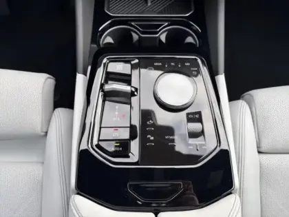 Photo 25 BMW Serie 5 Gén. VII (G61) Ph1 M Sport 5