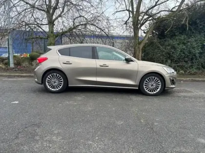 Photo 9 Ford Focus  1.0 EcoBoost 125ch Vignale BVA