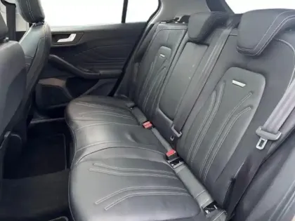 Photo 12 Ford Focus  1.0 EcoBoost 125ch Vignale BVA