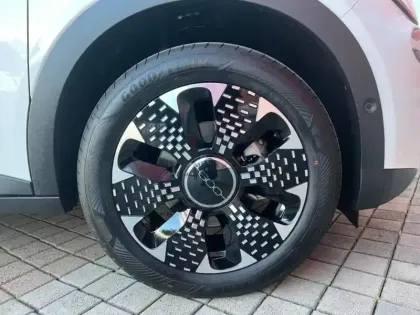 Photo 6 Fiat 600  e 156ch 54kWh La Prima (Certinergy 4750? déduit)