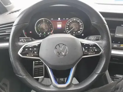 Photo 14 Volkswagen Touareg  3.0 TSI eHybrid 462ch R 4Motion BVA8