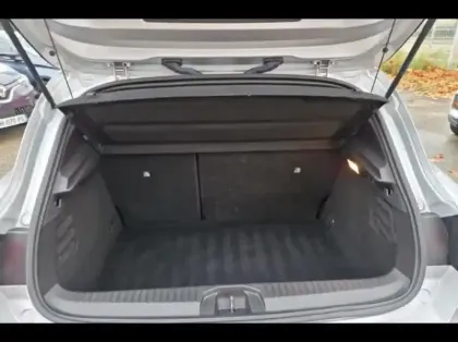 Photo 11 Renault Clio  1.6 E-Tech hybride 145ch Techno