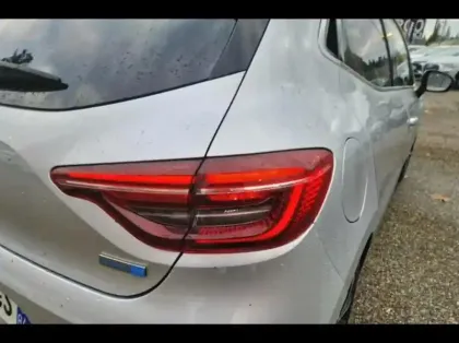 Photo 13 Renault Clio  1.6 E-Tech hybride 145ch Techno