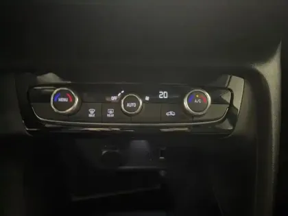 Photo 13 Opel Corsa  -e 136ch Elegance