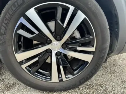 Photo 8 Peugeot 5008  1.5 BlueHDi 130ch S&S GT EAT8