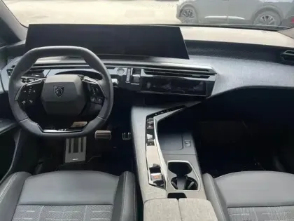 Photo 8 Peugeot 5008  Hybrid 145ch GT e-DCS6