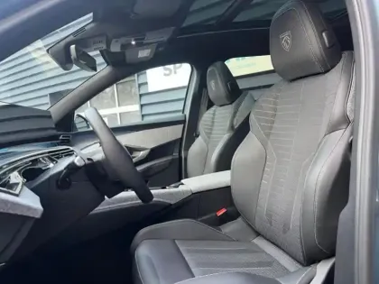 Photo 5 Peugeot 5008  Hybrid 145ch GT e-DCS6