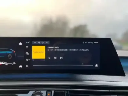 Photo 11 Peugeot 5008  Hybrid 145ch GT e-DCS6