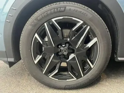 Photo 4 Peugeot 5008  Hybrid 145ch GT e-DCS6