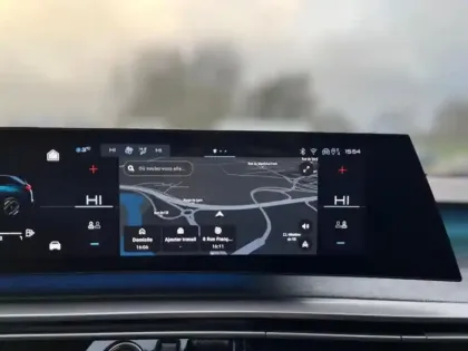 Photo 13 Peugeot 5008  Hybrid 145ch GT e-DCS6